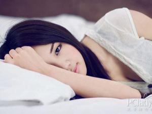 20條加速衰老的睡眠惡習(xí)你占幾條？