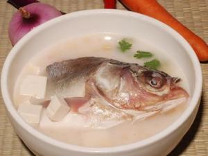 豆腐燉魚(yú)有什么好處？什么魚(yú)最適合做燉豆腐