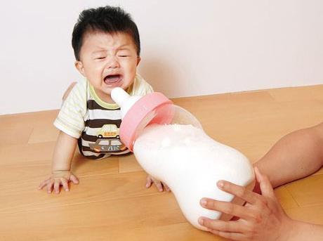 寶寶什么時(shí)候會(huì)發(fā)生厭奶？寶寶厭奶怎么辦