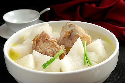 夏天吃什么食物養(yǎng)肺？夏季潤肺養(yǎng)肺食物有哪些