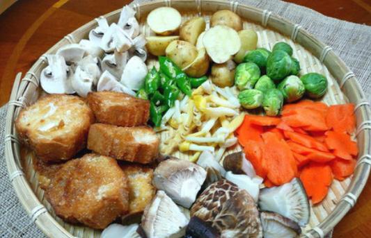 產(chǎn)后奶水少怎么辦？多食金針菜