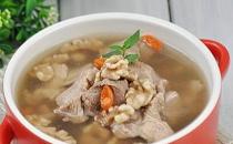 冬季養(yǎng)生喝湯 推薦健腦羊肉湯