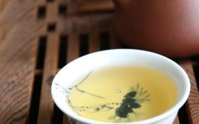 老人喝好三杯水 遠(yuǎn)離疾病保健康