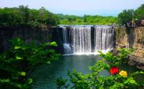 去鏡泊湖看火山堰塞湖