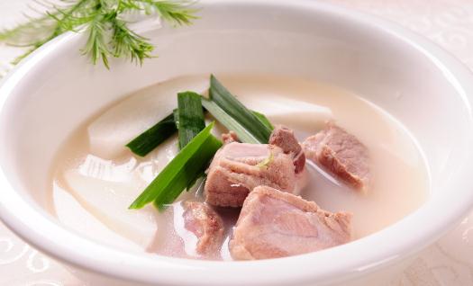 煲排骨湯不放鹽補(bǔ)鈣效果更好哦！