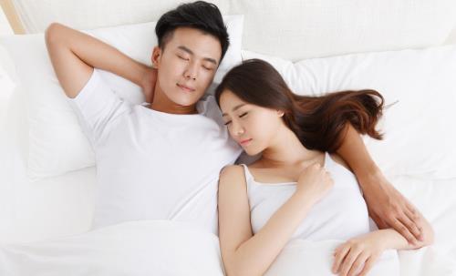 并不是睡得越多就越好 熬夜以后在白天補(bǔ)覺是否有用