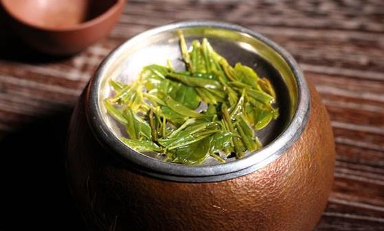 盤(pán)點(diǎn)茶葉渣的14大神奇妙用 茶葉渣能緩解皮膚曬傷