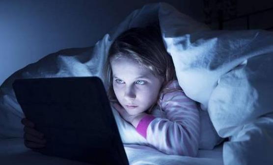 熬夜的8大危害性 女人晚睡比男人更容易長(zhǎng)胖